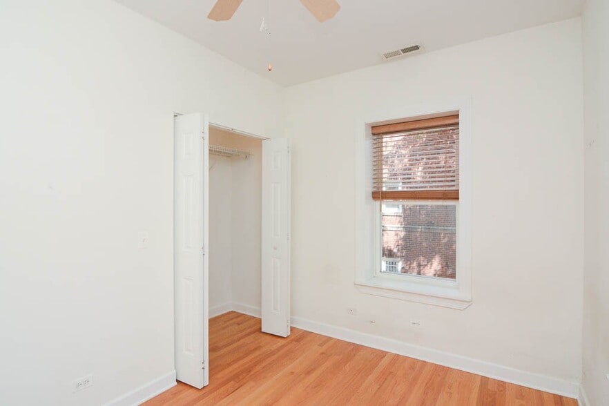 Building Photo - 3237 N Clifton Ave