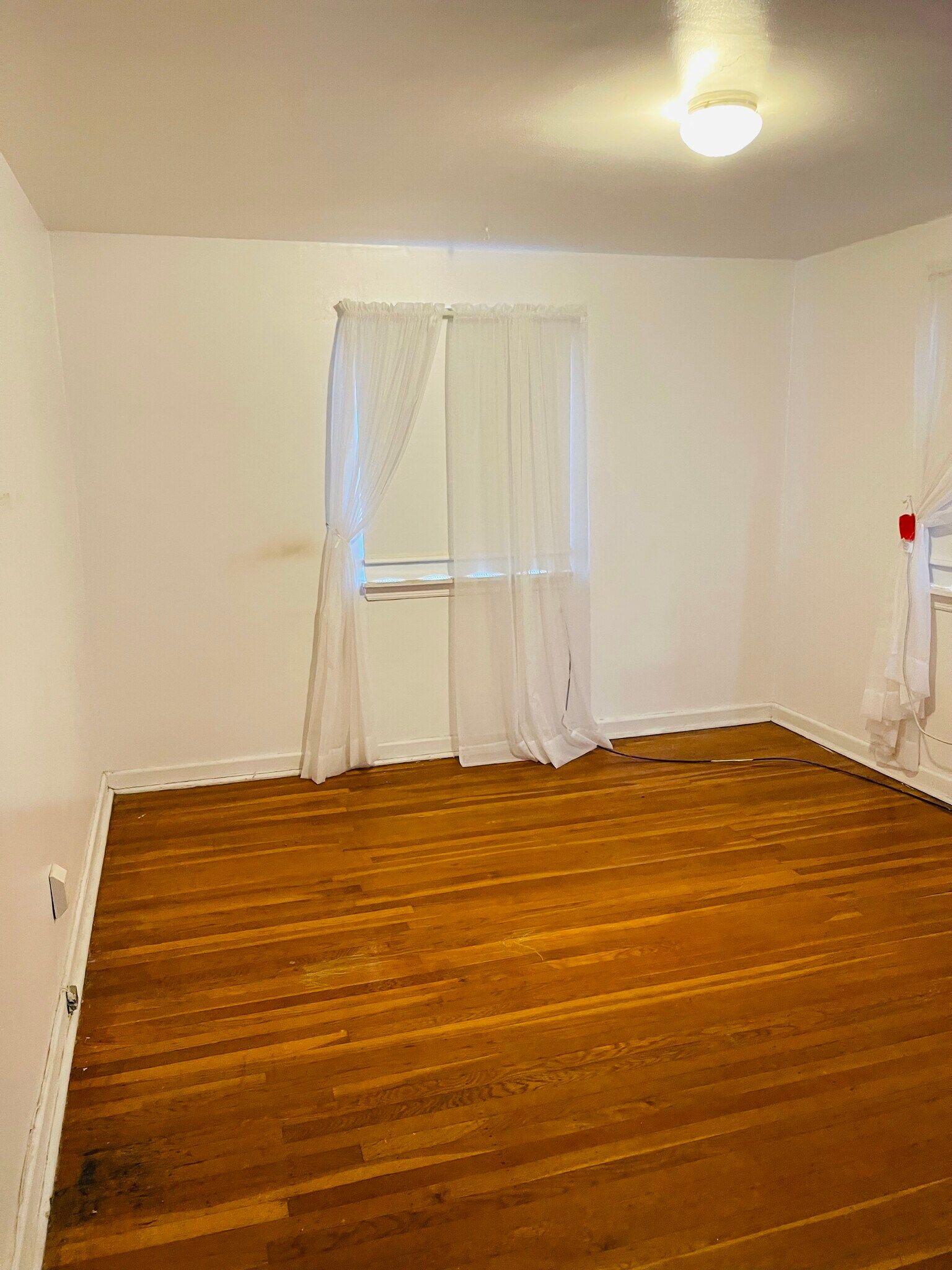 Room 2 - 7934 Forrest Ave