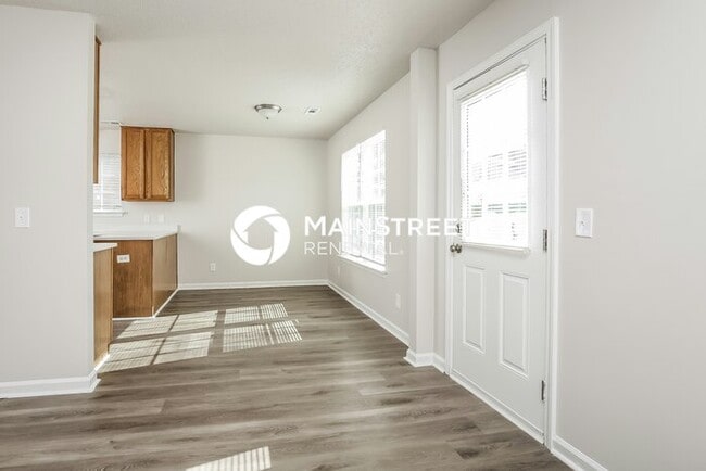 Building Photo - 3 Bedroom Pet-Friendly Home in Greensboro, NC with Main Street Renewal