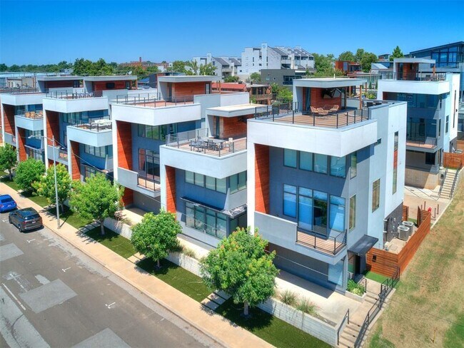 Building Photo - 825 NW 6th St