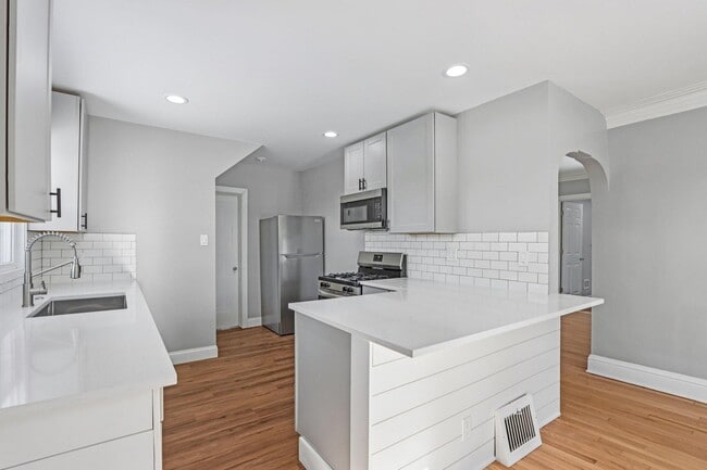 Building Photo - 5315 73rd St