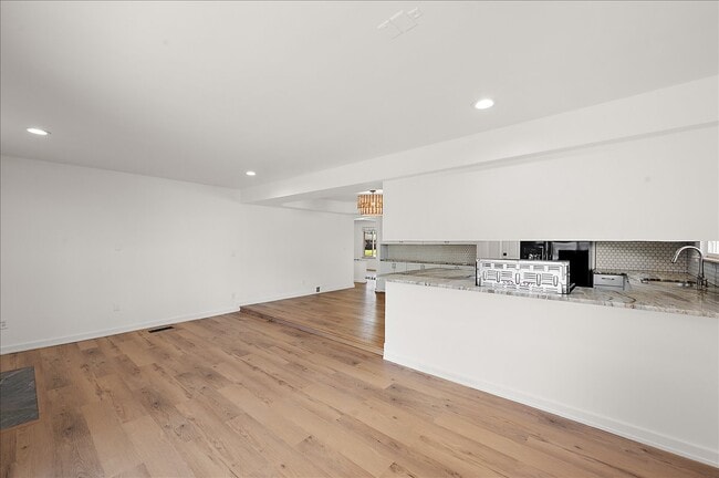 Building Photo - 11489 Anna Lisa Dr