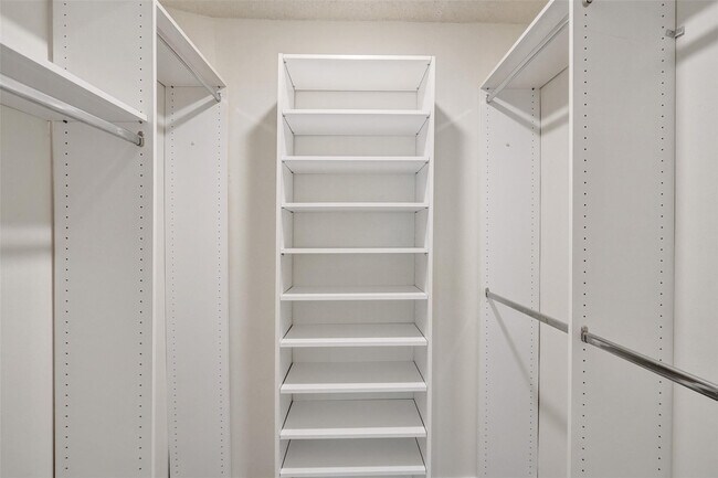 Building Photo - 1541 S Ocean Blvd