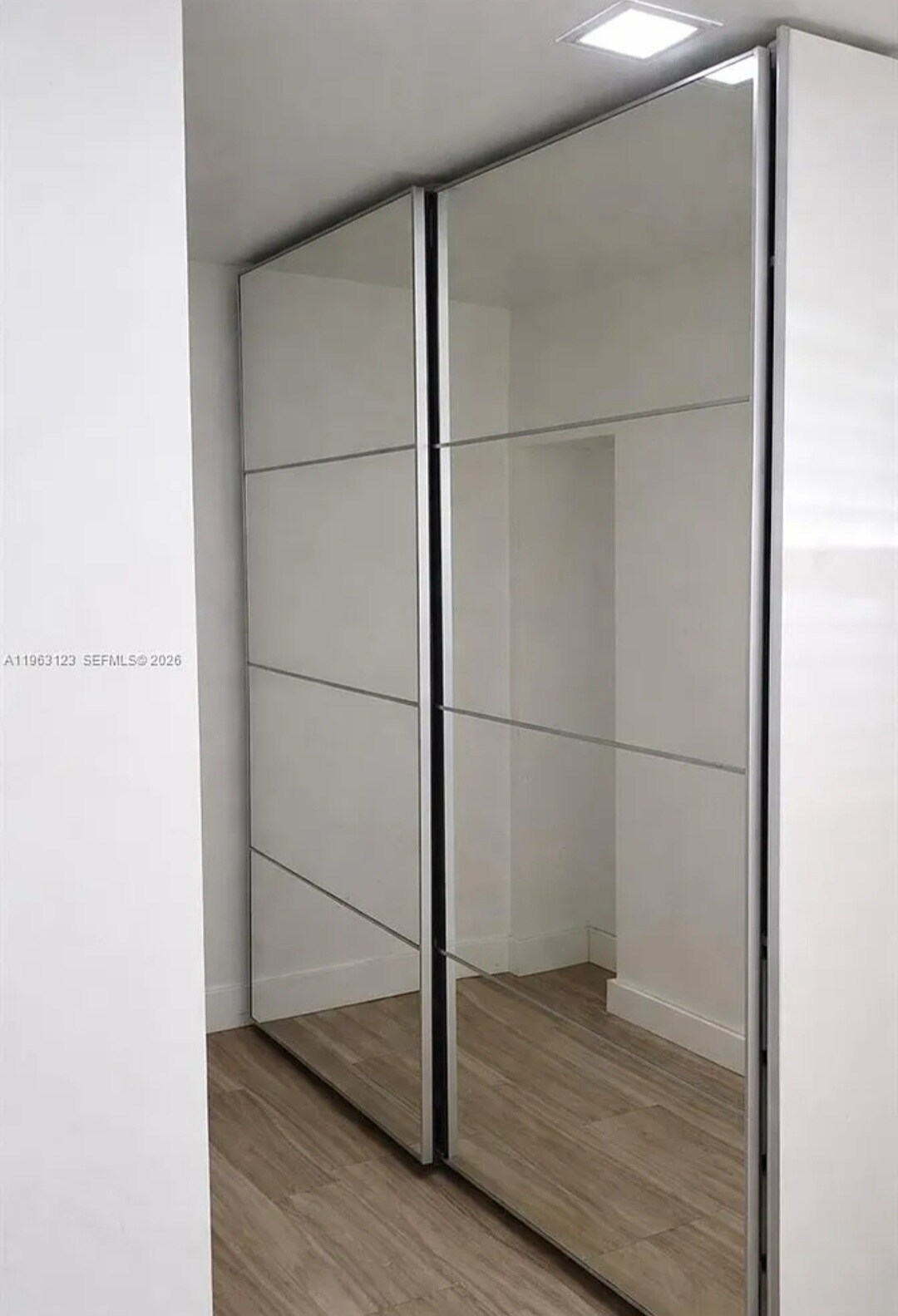 Building Photo - 471 NE 162nd St