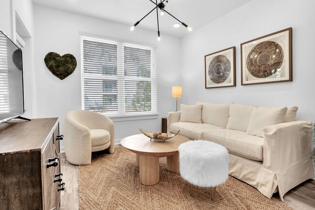 Building Photo - Stunning Midtown 1 BED 1 BATH