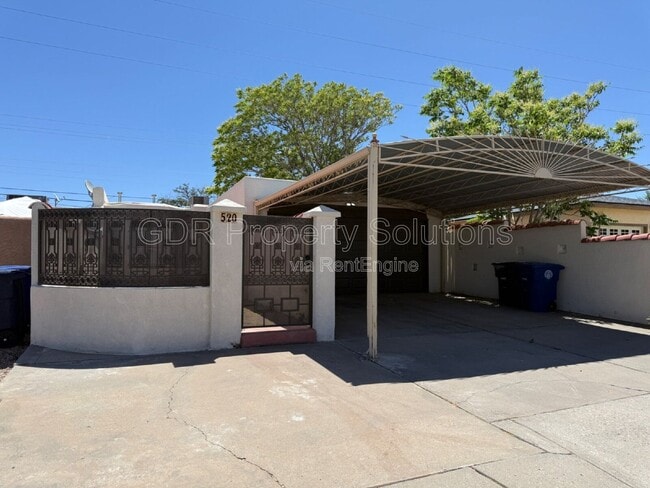 Building Photo - 520 Ortiz Dr NE