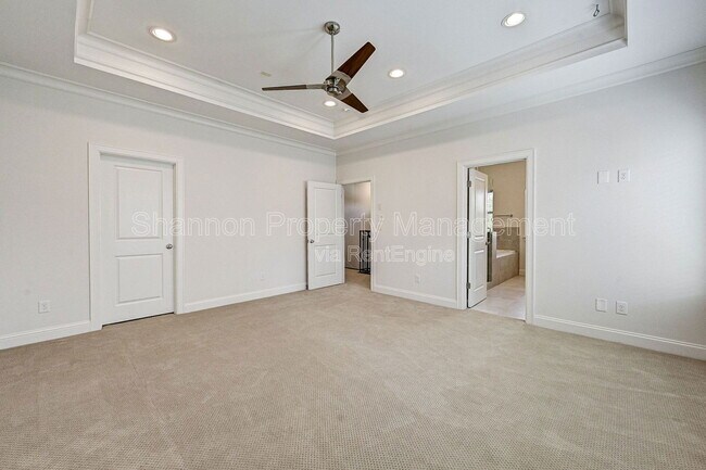 Building Photo - 744 W 24th St