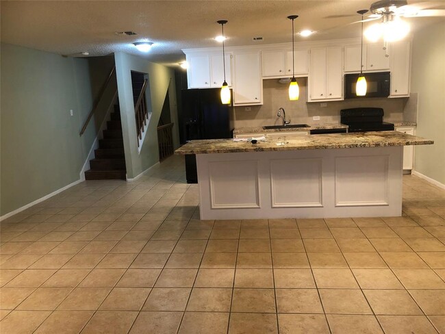 Building Photo - 8416 Seawall Blvd