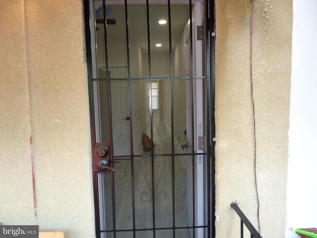 Building Photo - 2807 Clifton Ave
