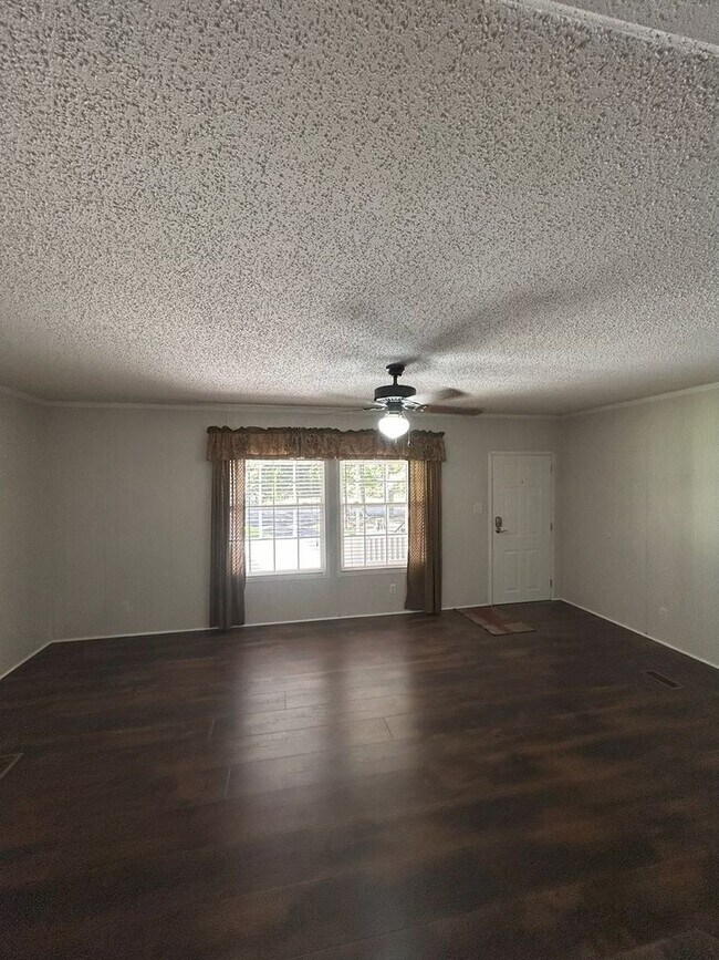 Building Photo - Immaculate 4BR Mobile Home in the heart of...