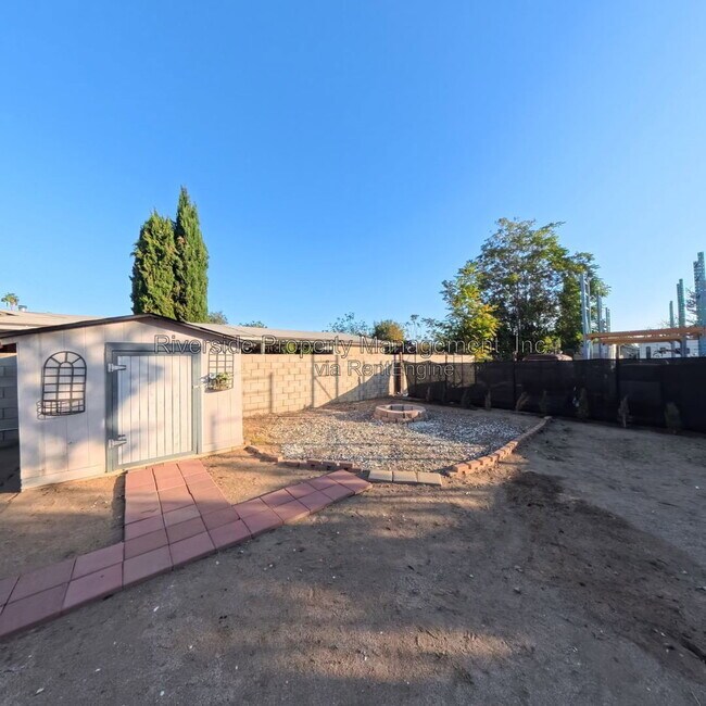 Building Photo - 3695 McKenzie St