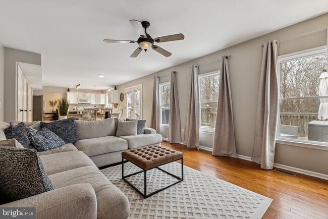 Building Photo - 14 Willow Glen Ct