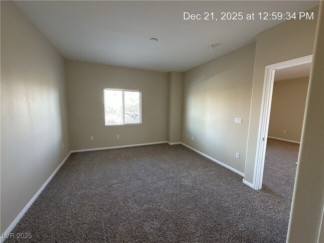 Building Photo - 7701 W Robindale Rd