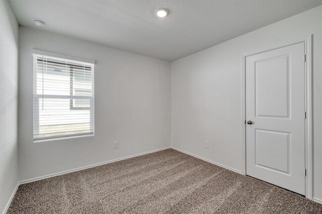 Building Photo - 346 Bull Lake Cir