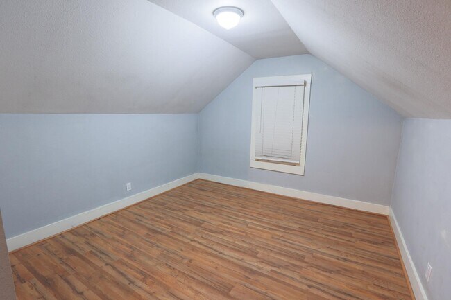 Building Photo - 1020 Ridgewood Ave