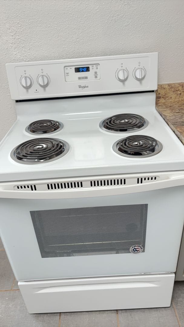 Building Photo - Cute Home