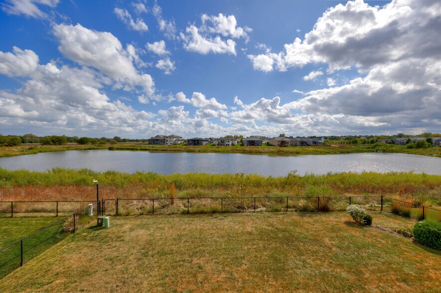 Building Photo - 9440 Rushbrook Dr