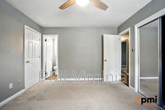 Building Photo - 3100 Kenelm Dr