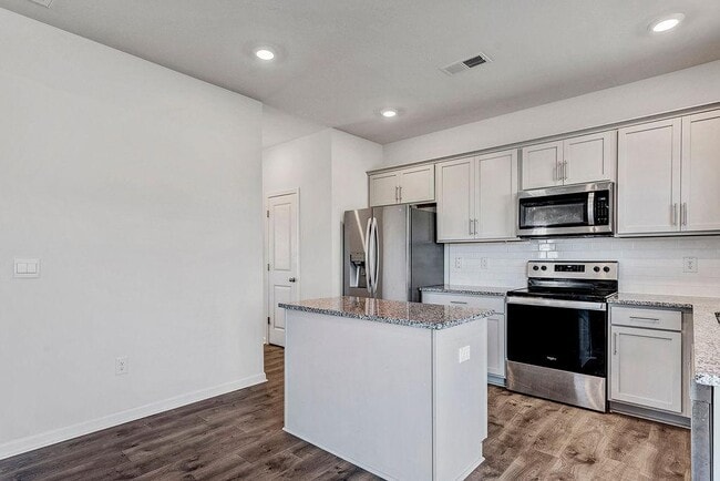 Building Photo - 33 Long Mdw Ln