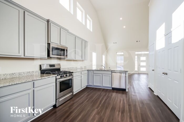 Building Photo - 12543 Highgrove Springs Dr
