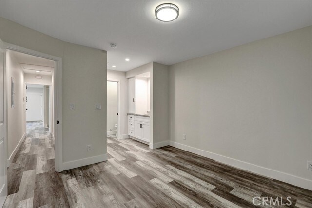 Building Photo - 404 E Glendale Dr