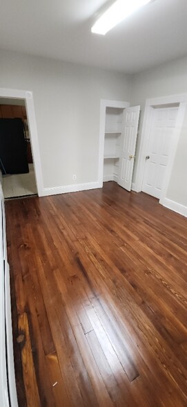 Building Photo - 238 Inslee Pl