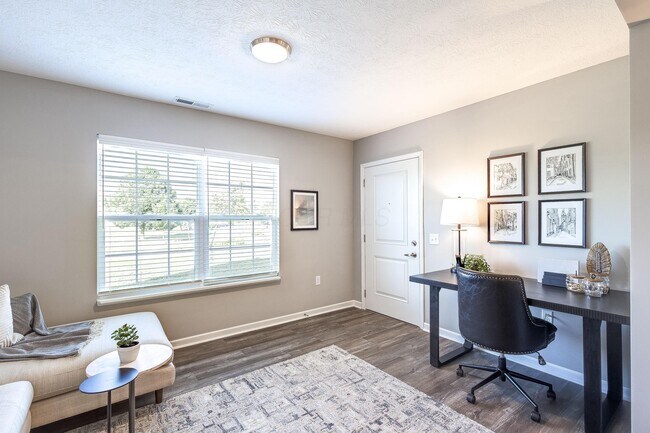 Building Photo - 25 Glade Lp