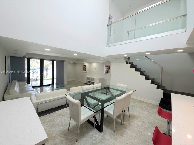 Building Photo - 310 Poinciana Island Dr