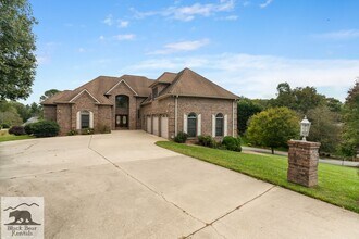 Building Photo - South AVL - Grand Residence in The Cotswol...