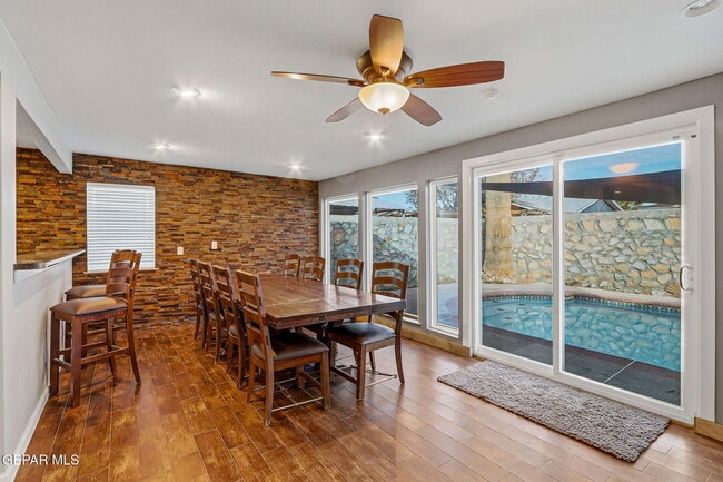 Building Photo - 1732 Russ Randall St