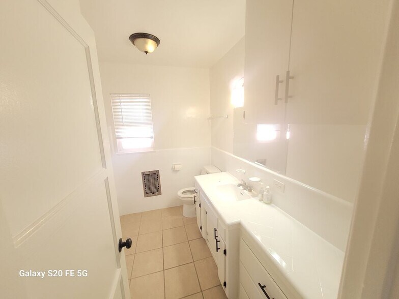 Building Photo - 4159 Somerset Dr