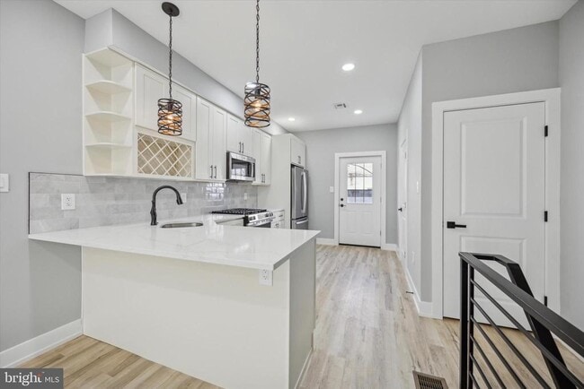 Building Photo - 451 Fitzgerald St