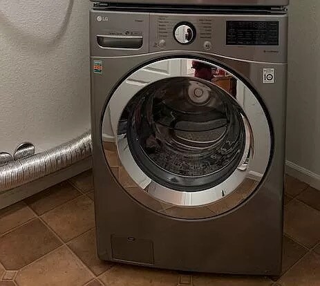 Building Photo - 7130 Simms St