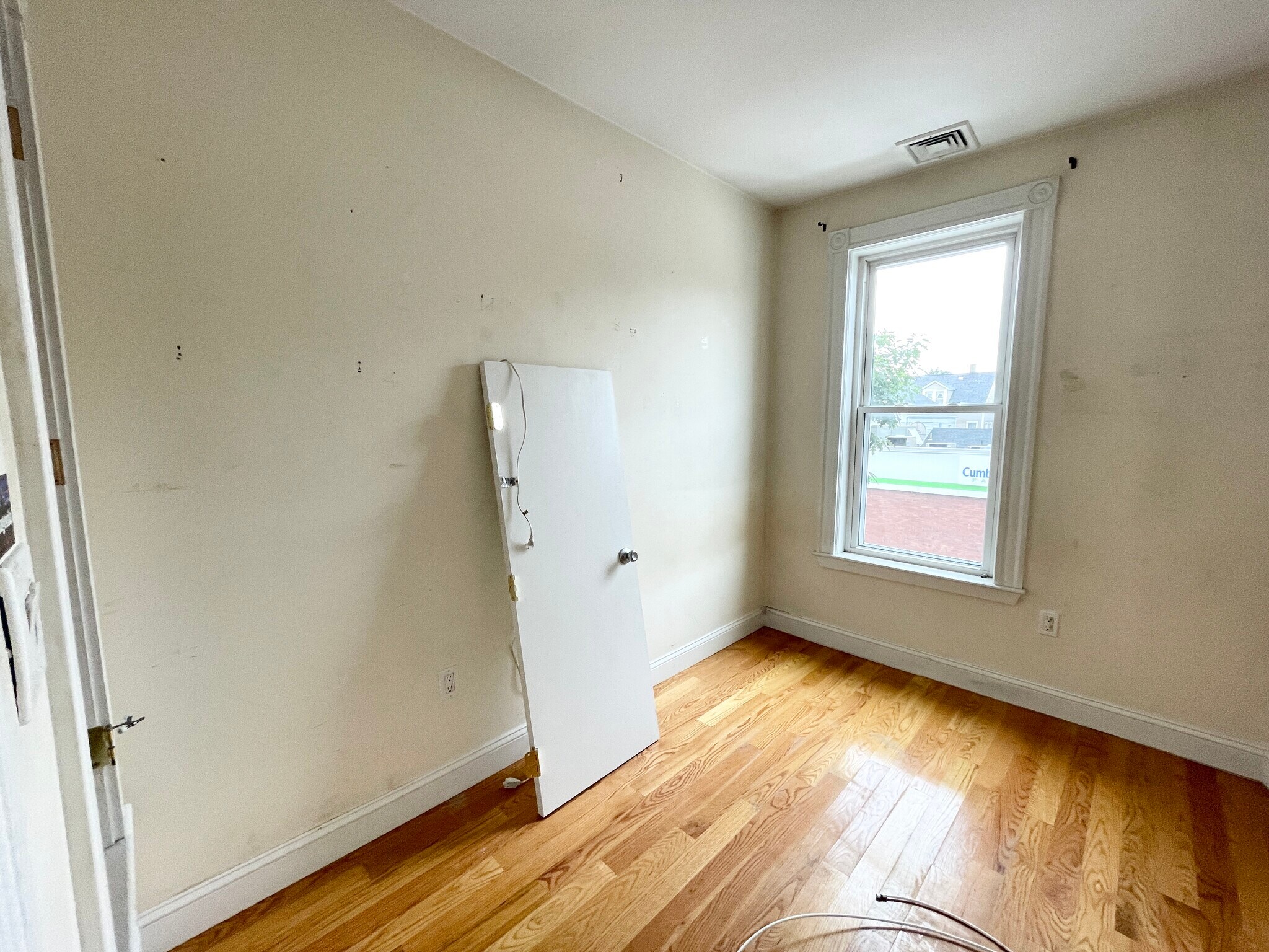 Building Photo - 98 L St