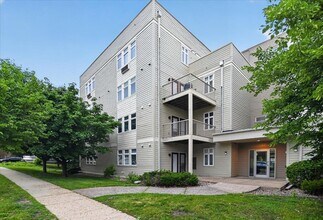Building Photo - 8206 Starr Grass Dr