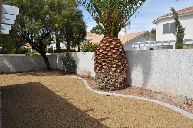 Building Photo - Lovely Single Story Home in Silverado Cany...