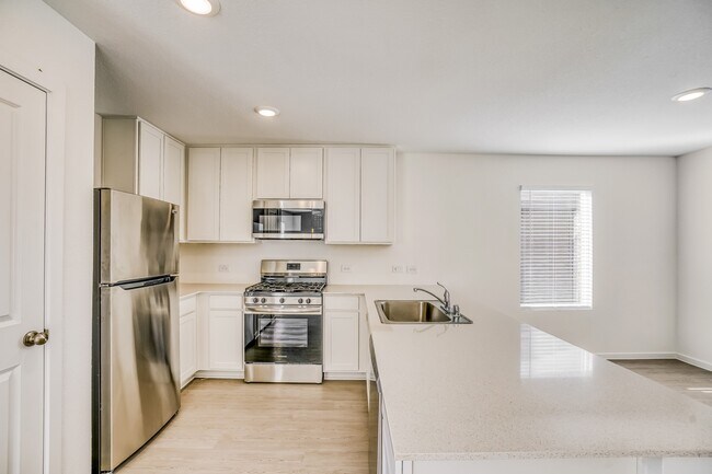 Building Photo - 11430 Forest W St