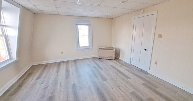 Building Photo - 46-50 W Middle