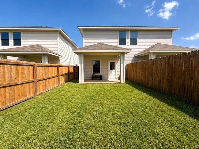 Building Photo - 1831 Port Louisiana Dr