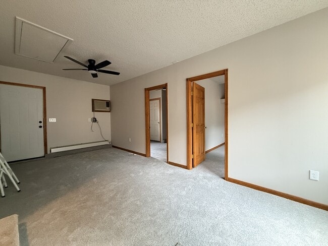 Building Photo - 418 W Olive St