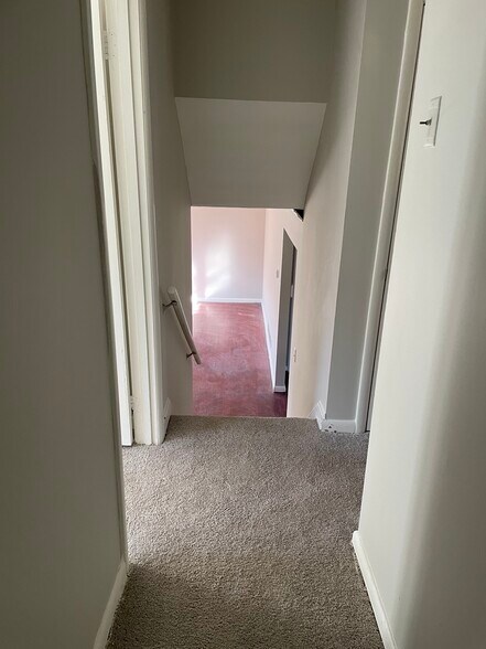Main hallway (floors updates since photo) - 2146 Cedarbrook Ct SE