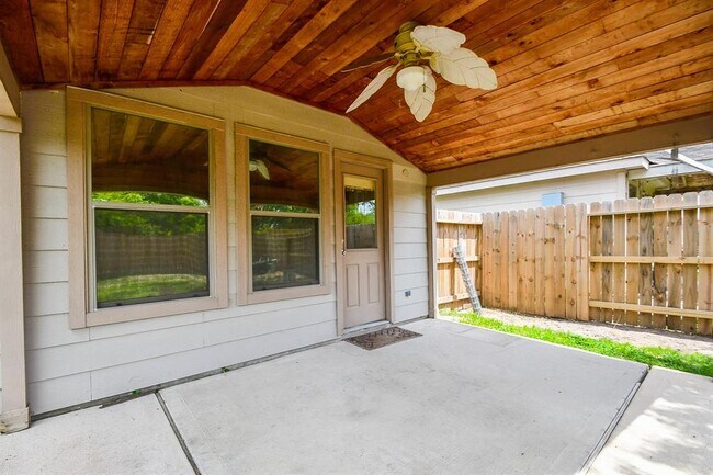 Building Photo - 16211 Cole Bridge Ln
