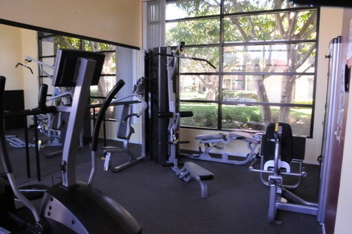 Building Photo - 2283 Martinique Ln