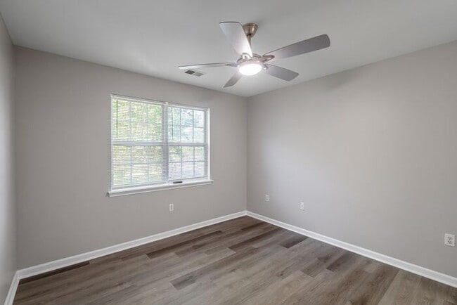 Building Photo - Hidden Gem in East Charlotte - 3 Bedrooms, Prime Location