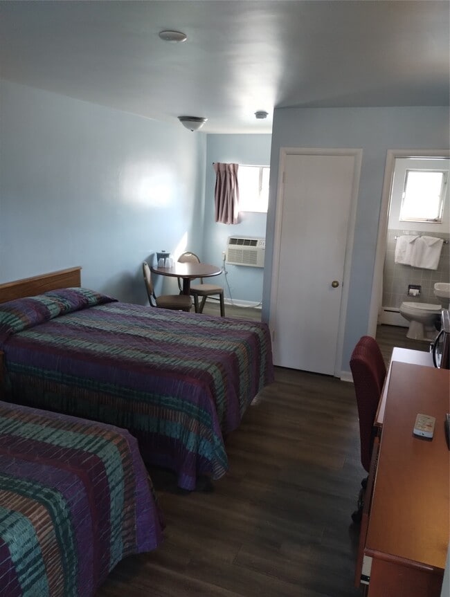 Building Photo - 3107 W Lake Rd