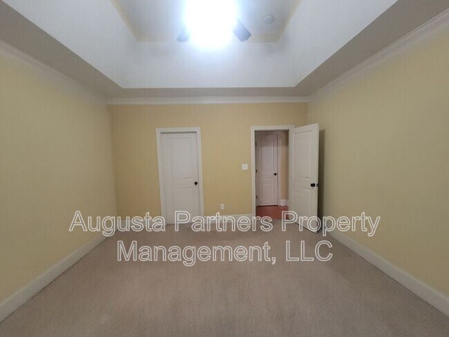 Building Photo - 1010 Barrett Dr