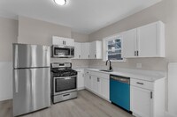 Building Photo - 77 Vinton St