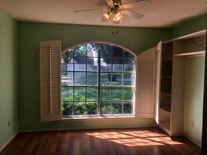 Building Photo - 2304 Canyon Valley Trl