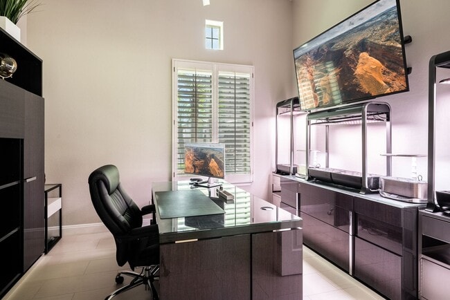 Building Photo - Stunning UPGRADED Furnished Home in Chandler!!!