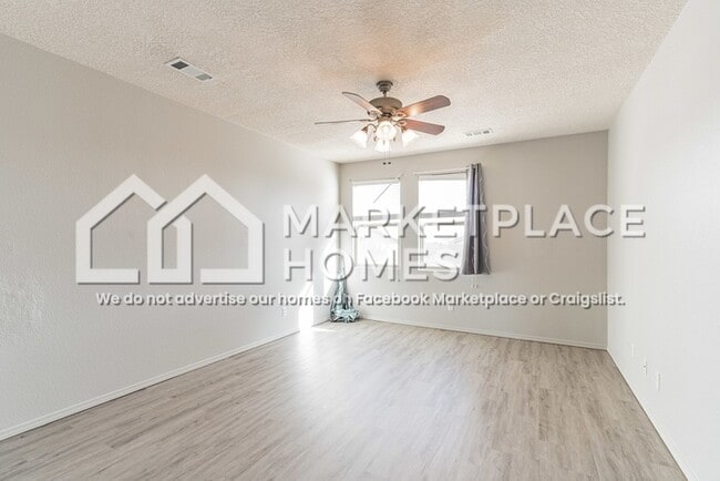 Building Photo - 620 Creekside Ave SW